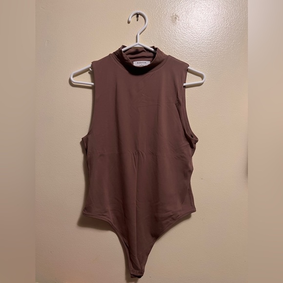 Babaton Contour Mock neck Bodysuit in Brown, Size Large - Picture 3 of 6